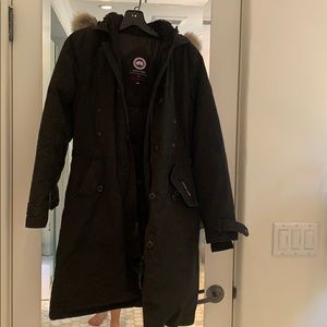 Canada goose Kensington parka. In good condition.